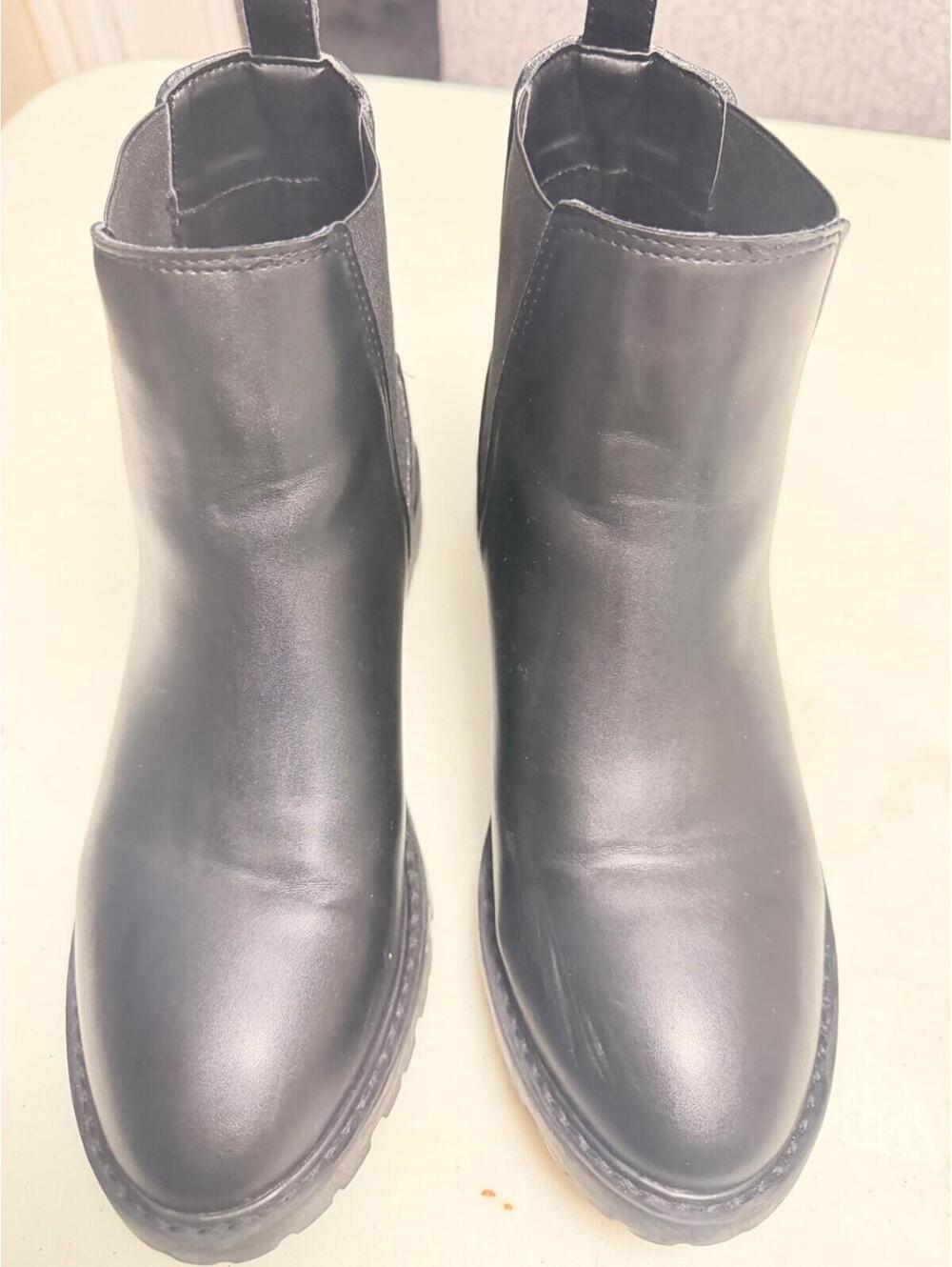 Steve Madden Women’s Black Boots size 8